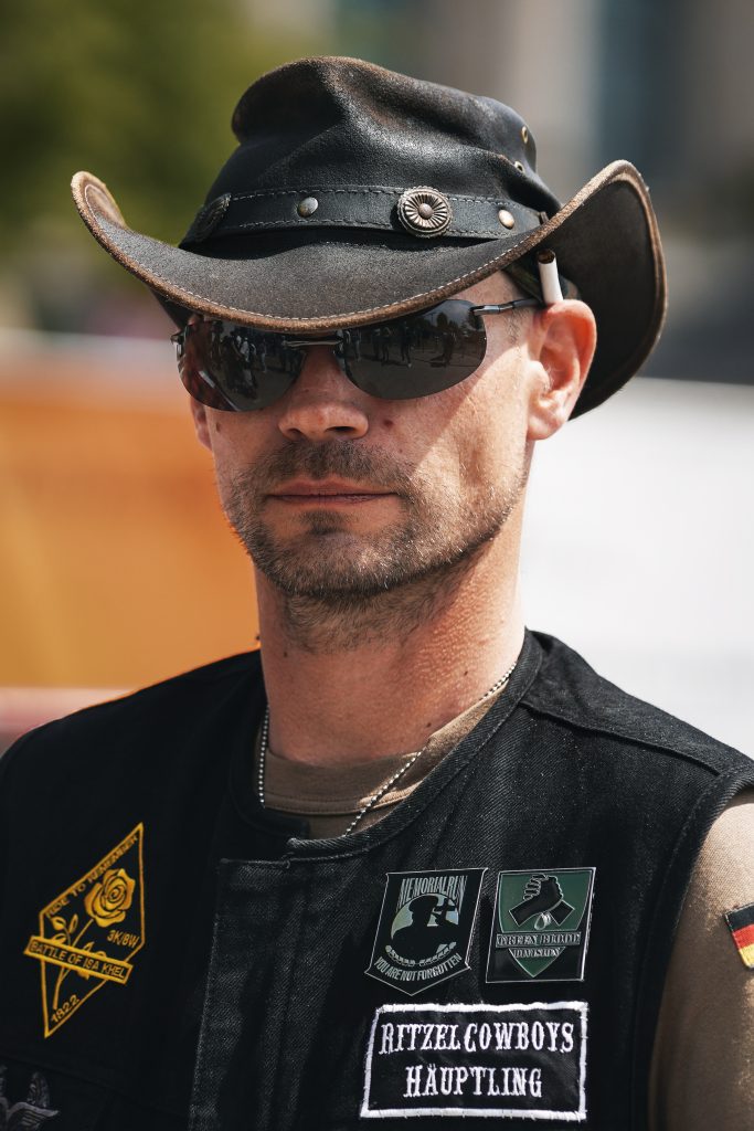 Business-Fotografie von Bundeswehr Soldat am Reichstag in Berlin beim ersten deutschen Veteranentag im Rahmen eines Business-Shootings